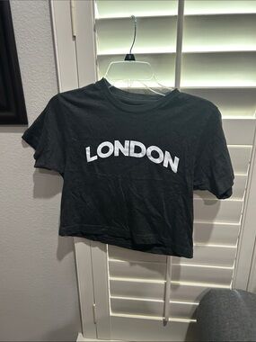Black "LONDON" Crop Tee - Women's Casual Top